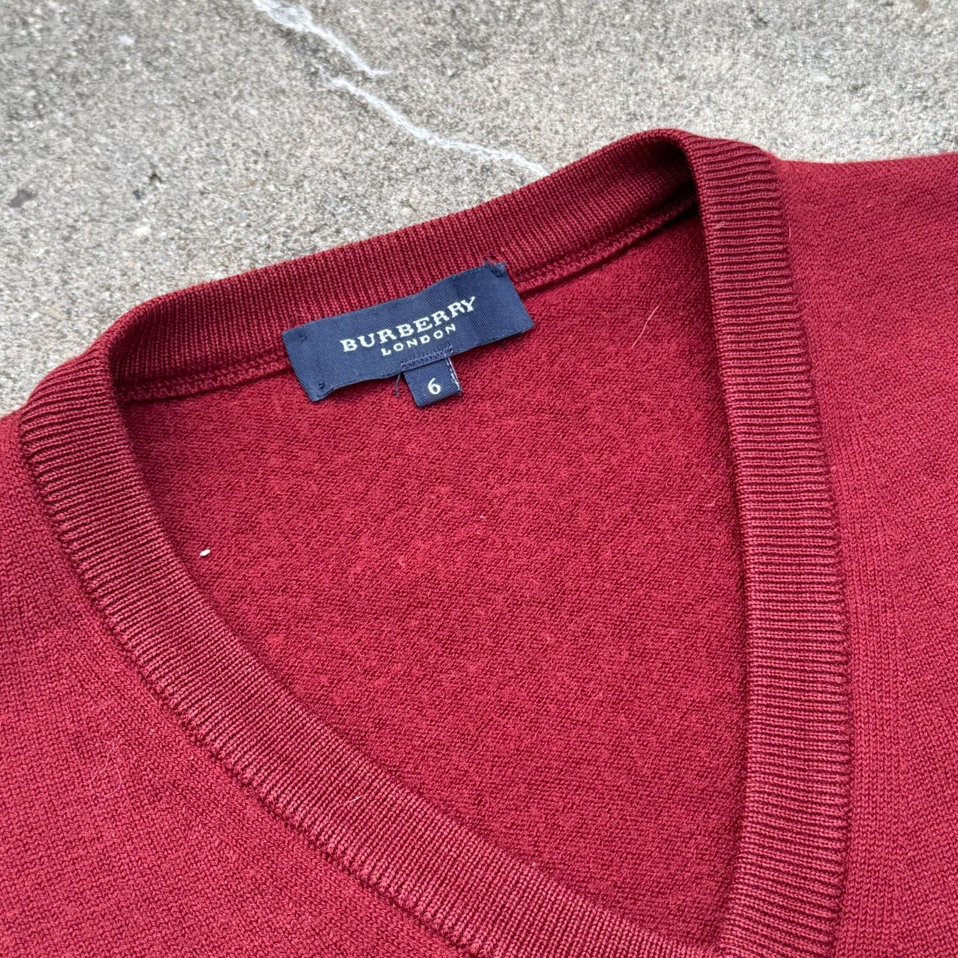 Burberry Maglioni & Felpe: Burberry London vintage red wool sweatshirt retro pull – Usato da St. Gallen venduto da sourced_limited 1