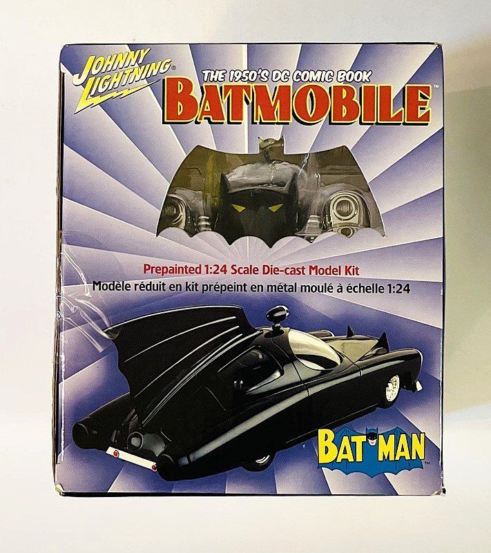 Johnny Lightning Voitures modèles: Johnny Lightning Batmobile Comic 1:24 Modellbausatz Die-cast – Neuf avec emballage d'origine à Duggingen par nad_6yzh 5