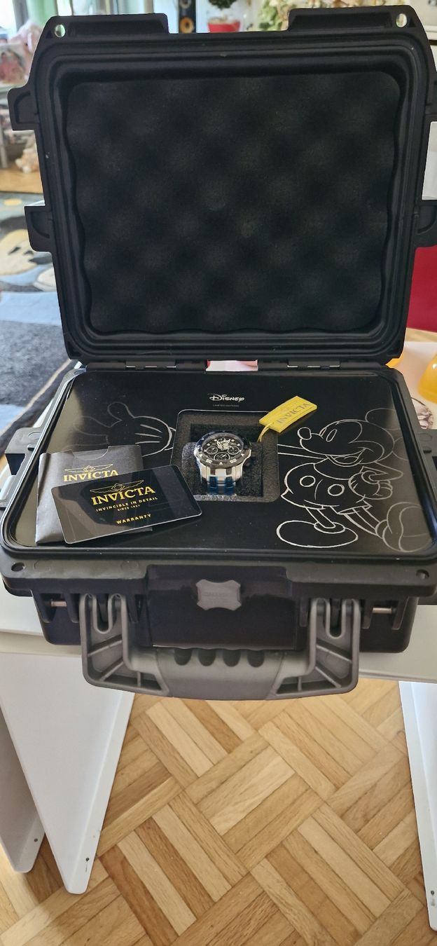 Invicta Montres: Invicta Disney Mickey Mouse Chronograph Uhr Limited E – Neuf (Voir description) à Freienstein par Snoopynchen1 1