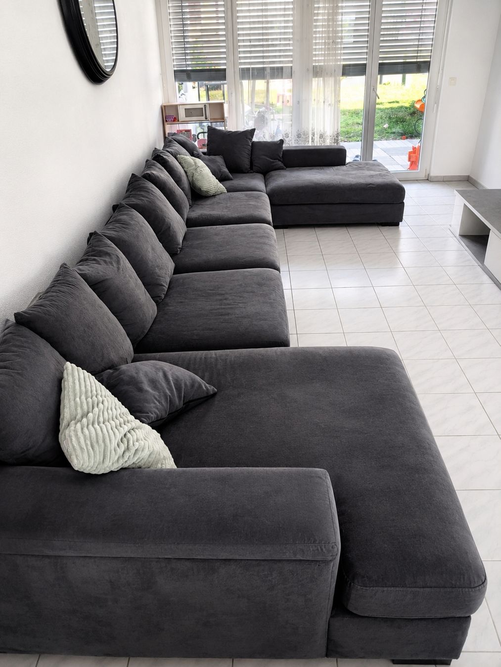 Micasa Divani: Ecksofa grau Stoff U-Form Lounge Sofa guter Zustand – Usato da Oberbuchsiten venduto da NeuUndOrginal 2