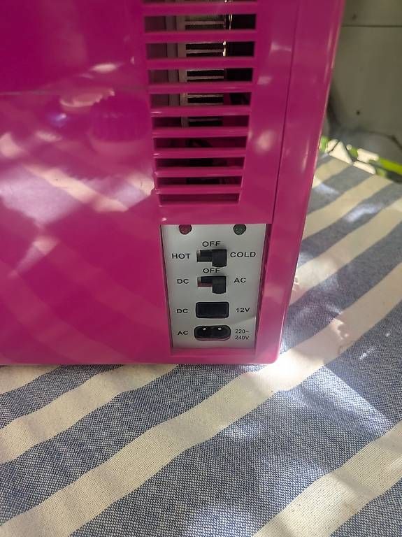 Réfrigérateurs: Mini-Kühlschrank 4 l  pink – D'occasion à Basel par Faebuz3 1