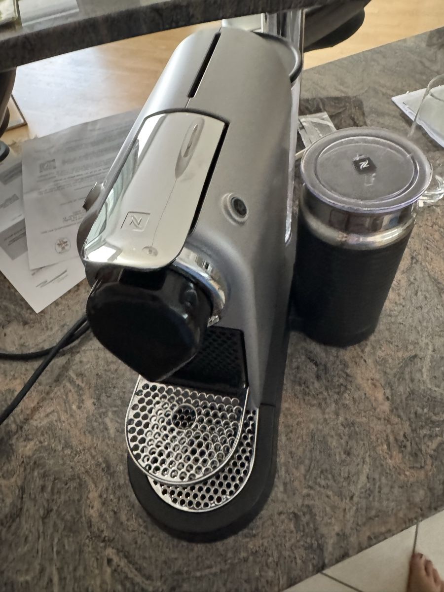 Nespresso Kaffeemaschinen & Espressomaschinen: Nespresso citiz and milk – Gebraucht aus Widen von Carnevale