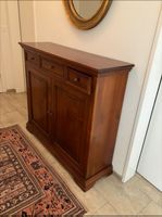 Schuhschrank Kirschbaum Holz 114x33x102 cm guter Zustand