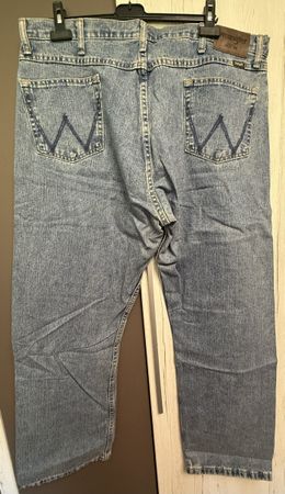 Jean Wrangler homme, taille 40x32, coupe confort