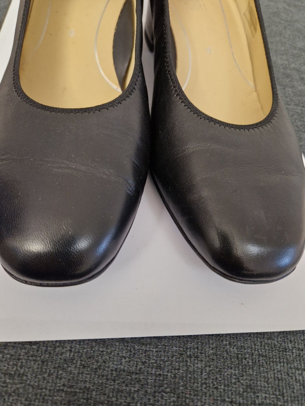 Scarpe da donna: Schwarze Nappaleder Pumps Gr. 38, Blockabsatz – Nuovo (secondo la descrizione) da Glattbrugg venduto da mas_75t2 4