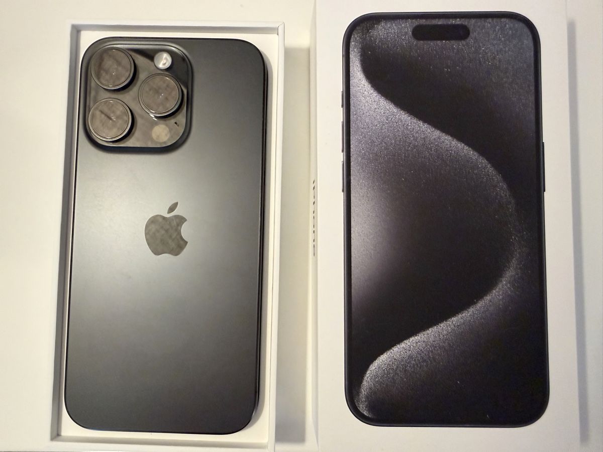 Apple Telefoni cellulari / Smartphones: iPhone 15 pro, 1TB, black titanium – Usato da Bern venduto da Saeim 2
