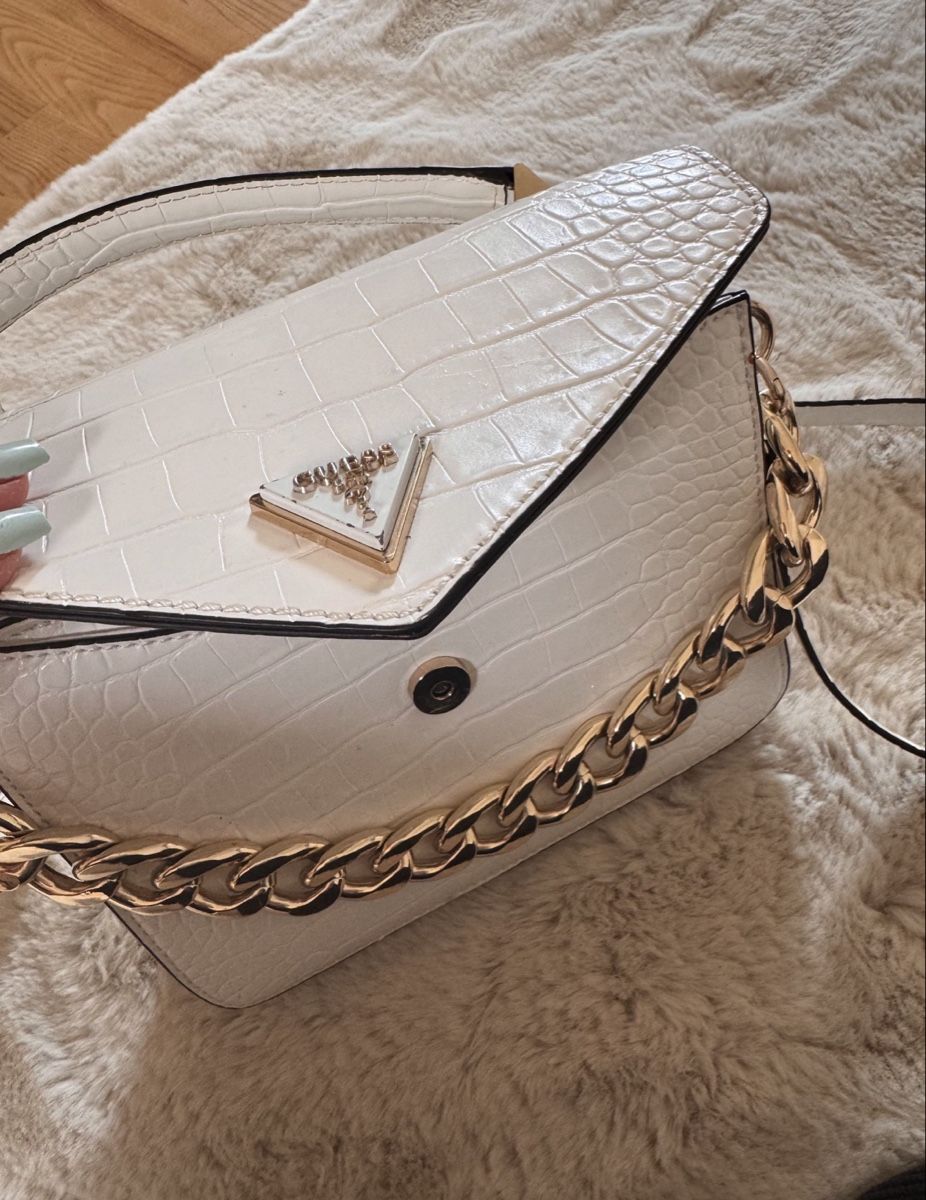 Guess Taschen für Damen: Guess Tasche – Gebraucht aus Netstal von Djukaxgajic01 2
