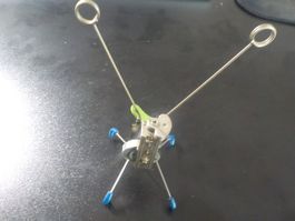 lustige aufziehbare Wackelfigur