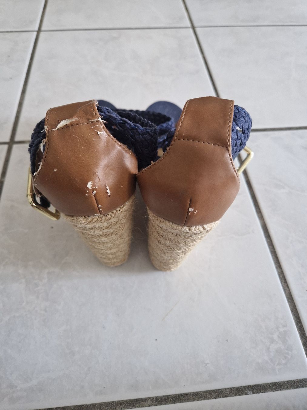 Scarpe da donna: Sandalen Grösse 40 Neu – Nuovo (secondo la descrizione) da Aarburg venduto da augenschmaus8 2