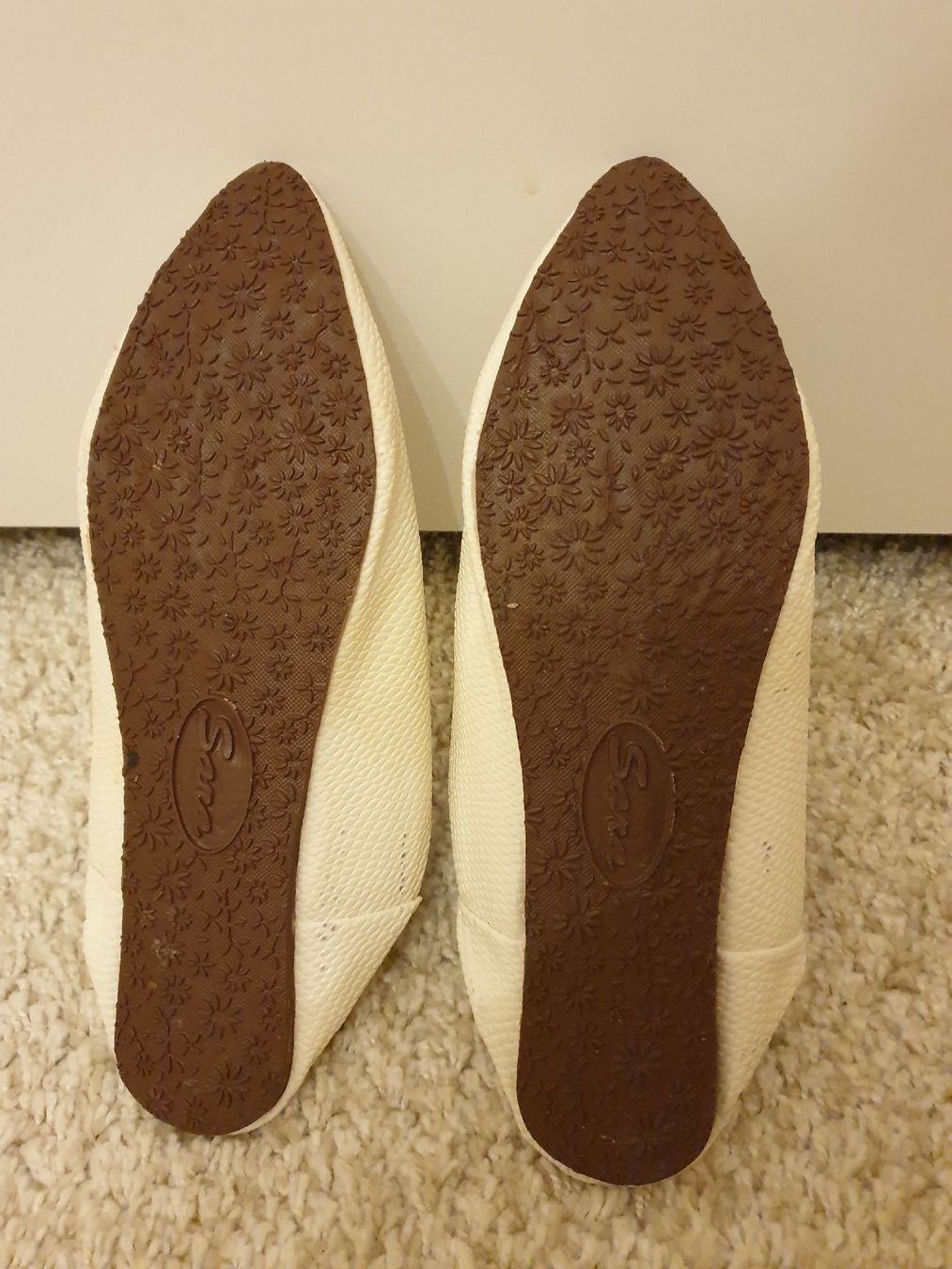 Scarpe da donna: Babouche 37, cuir, écru, bon état – Usato da Neuchâtel venduto da Verenas12 3