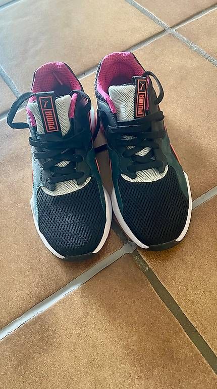 Scarpe da donna: Tolle Puma Sneakers – Usato da Gerlafingen venduto da Flavia9 3