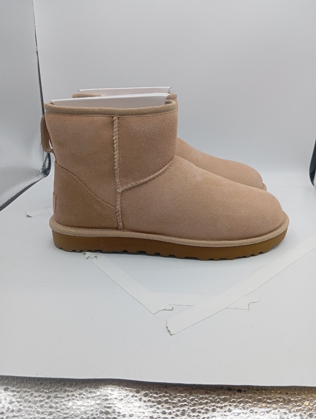 Ugg Scarpe da donna: UGG Classic Mini II - Sand (EU41) – Nuovo e nell'imballaggio originale da Schaffhausen venduto da outlez