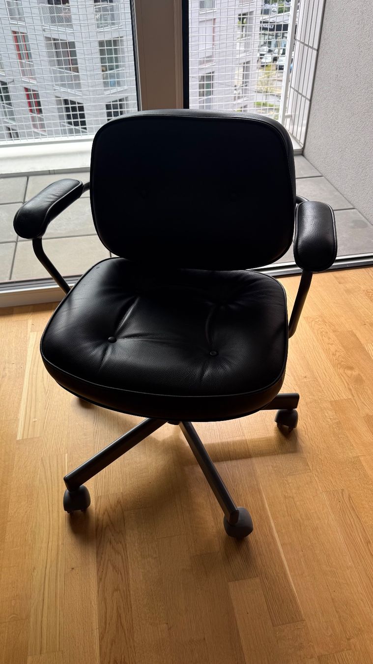 Ikea Chaises: Ikea Bürostuhl Alefjäll Leder schwarz – D'occasion à Bad Zurzach par Slash660