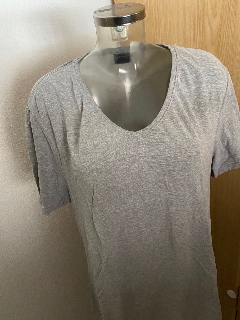 T-shirt: T-Shirt grau Grösse L – Usato da Allenwinden venduto da Obalu 1