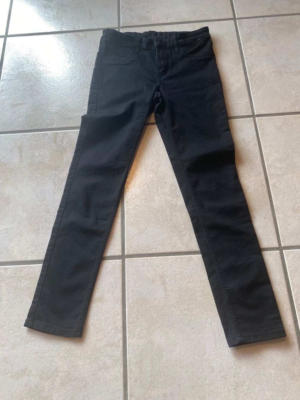 H&M Pantaloni: Pantalon 140 H&M noir Stretch – Usato da Orpund venduto da Mary8972