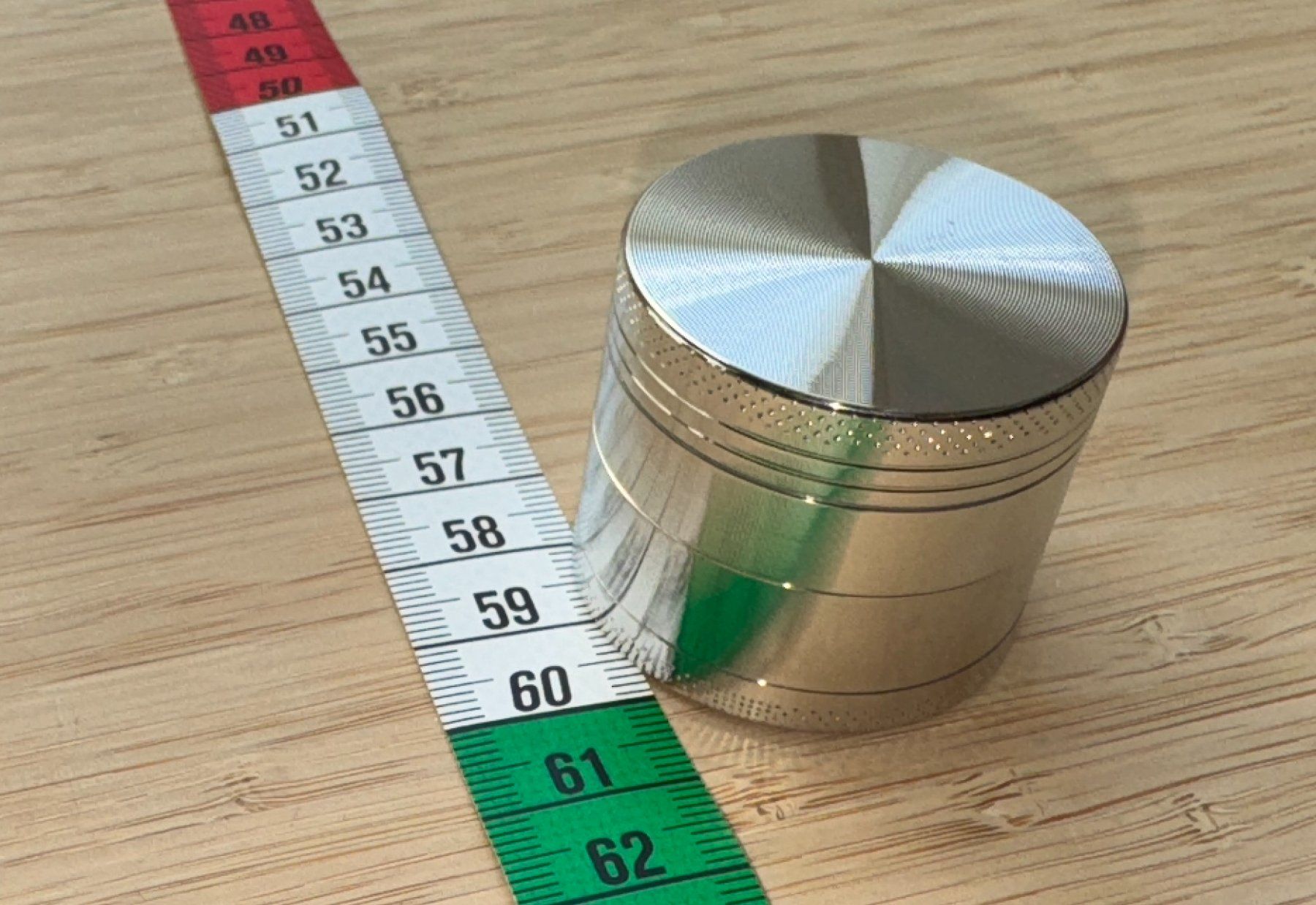 Tabacchi: silberner Metall Grinder, silver, Mühle – Nuovo e nell'imballaggio originale da Winterthur venduto da YaV 5