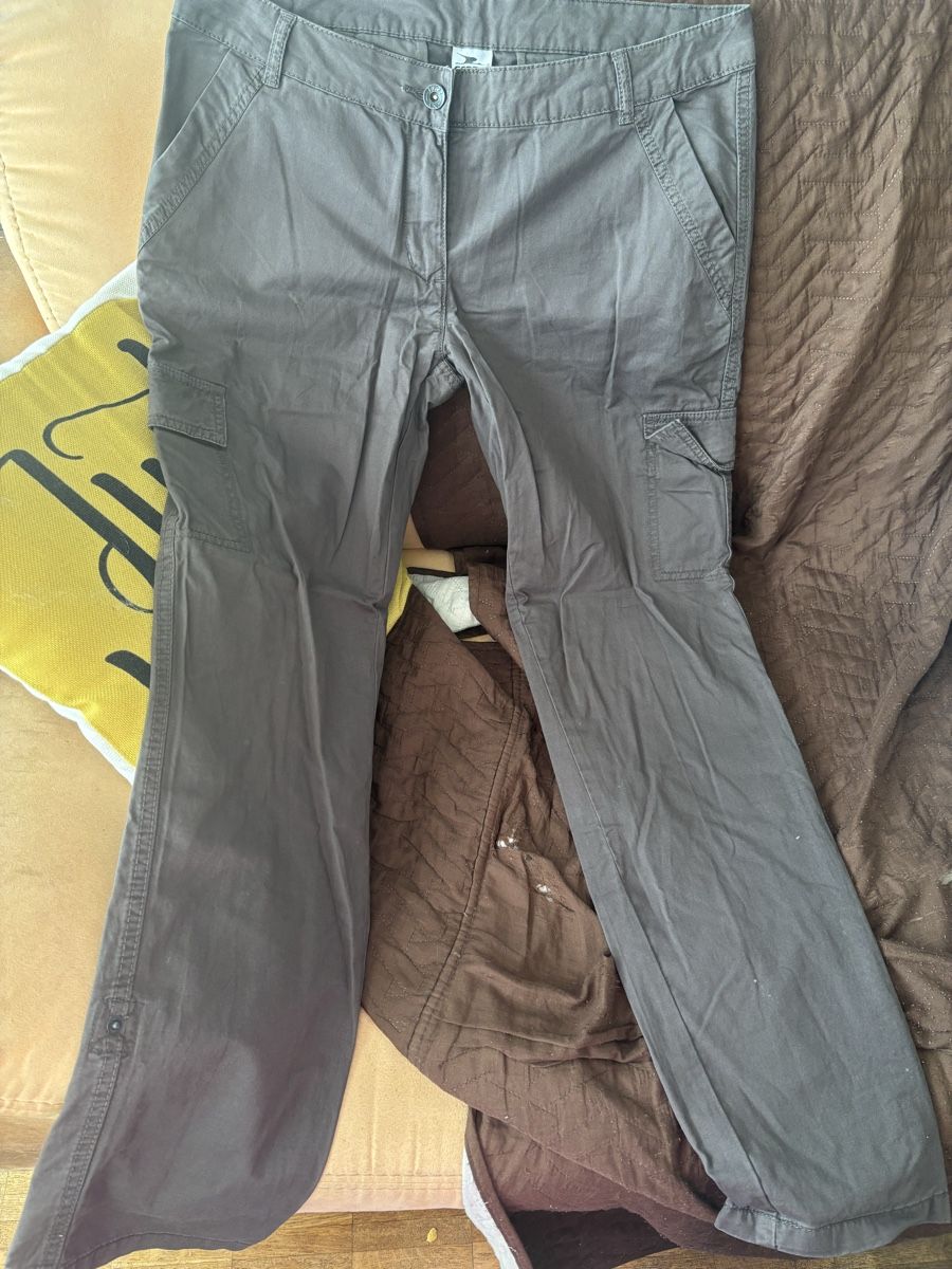 Pantaloni: Pantalon cargo – Usato da Lausanne venduto da isabelle0279