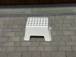 Trittschemel weiss mit Punkten gebraucht