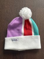 Warme, seltene Helvetica Wintermütze mit Bommel