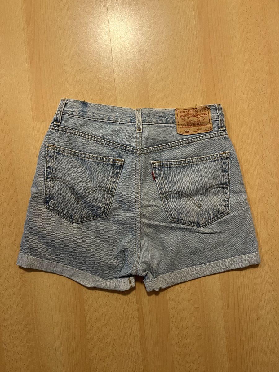 Levi's Jeans: Jeans Shorts Levis – Usato da Luzern venduto da sophielucerne 1
