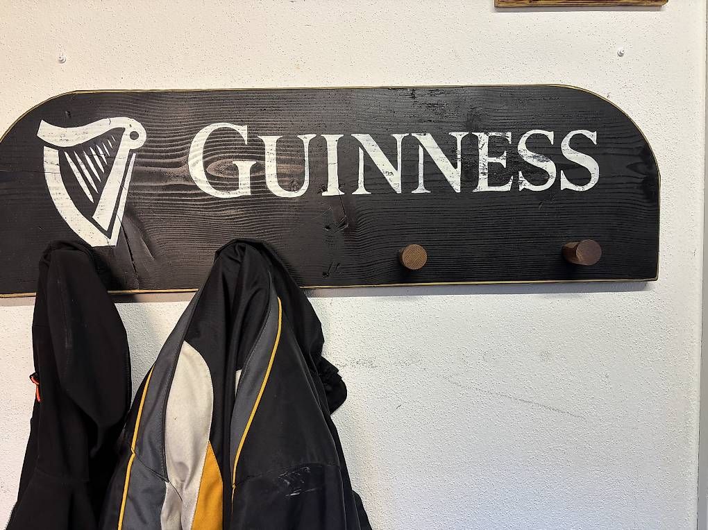 Appendiabiti: Appendiabiti Guinness – Usato da S. Antonino venduto da raffosuisse 1