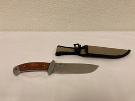 Norris, Messer aus Edelstahl und Holz, mit Schutzhülle