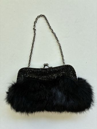 Elegante Handtasche mit Echtpelz und Pailletten