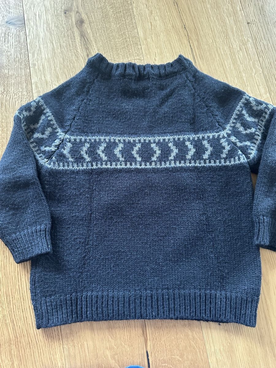 Pulls et sweat-shirts: Warmer Winter Pullover Gr. 104 Jungen – D'occasion à Urswil par LMT89 2