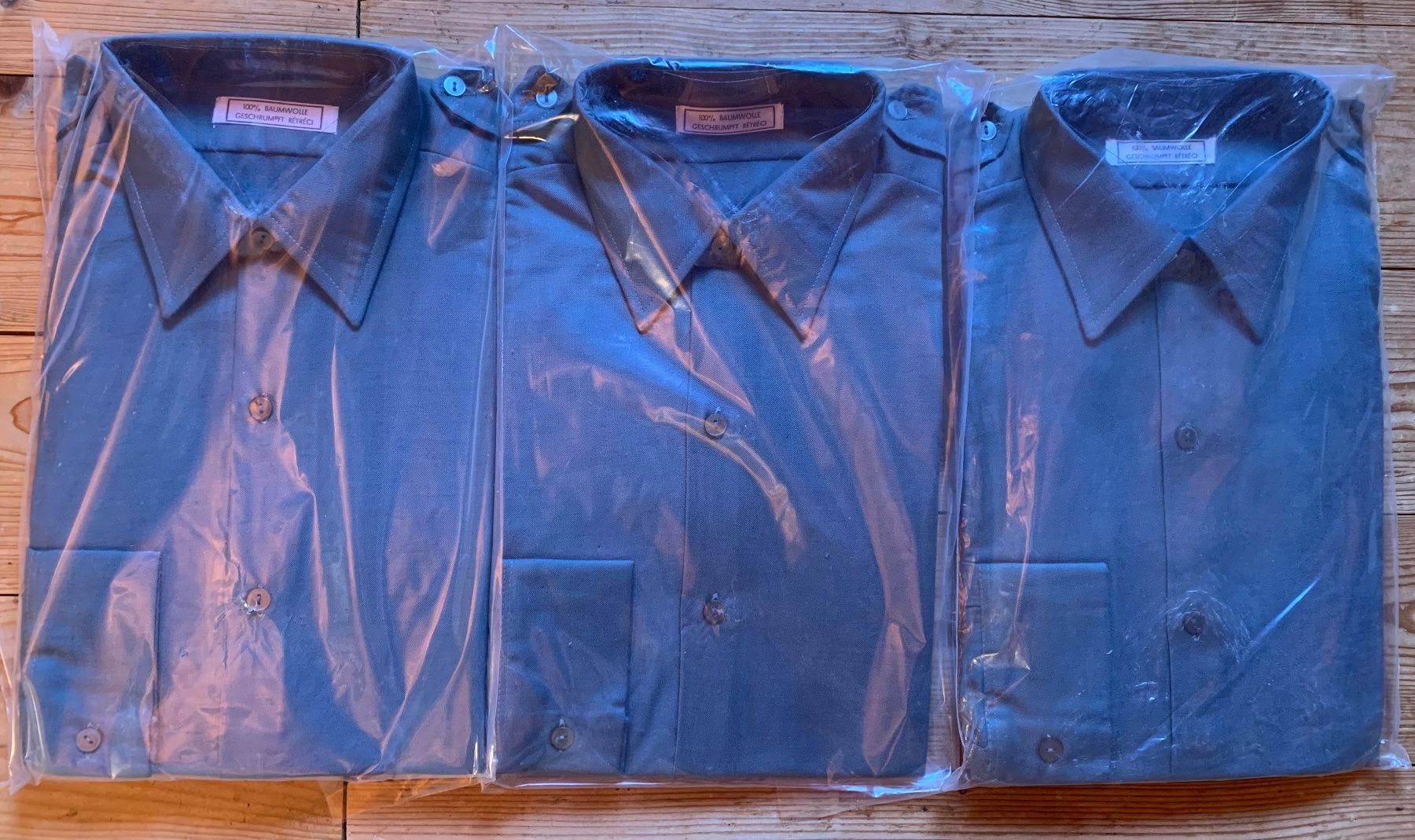Schweizer Armee Camicie: 3 Uniformhemden der CH Armee – Nuovo (secondo la descrizione) da Goldingen venduto da Bergler012