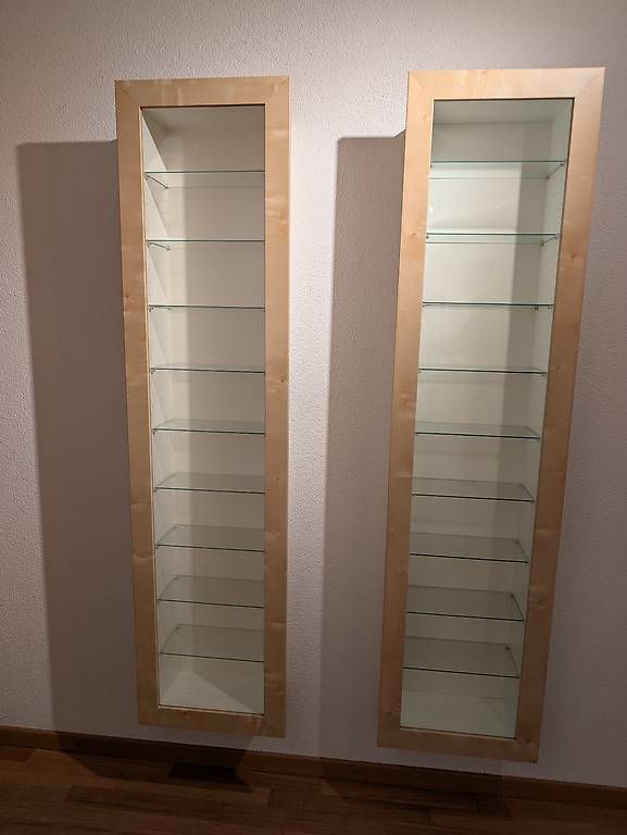 Vetrine: 2× IKEA BERTBY Sammlervitrine  Glasvitrine – Usato da Wiesendangen venduto da martigni 1