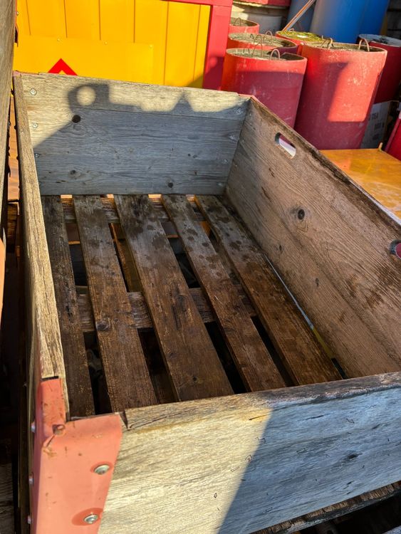 Barelle mit 2 Larsen (Lot 1547) Standort 4153 Reinach Kaufen auf Ricardo