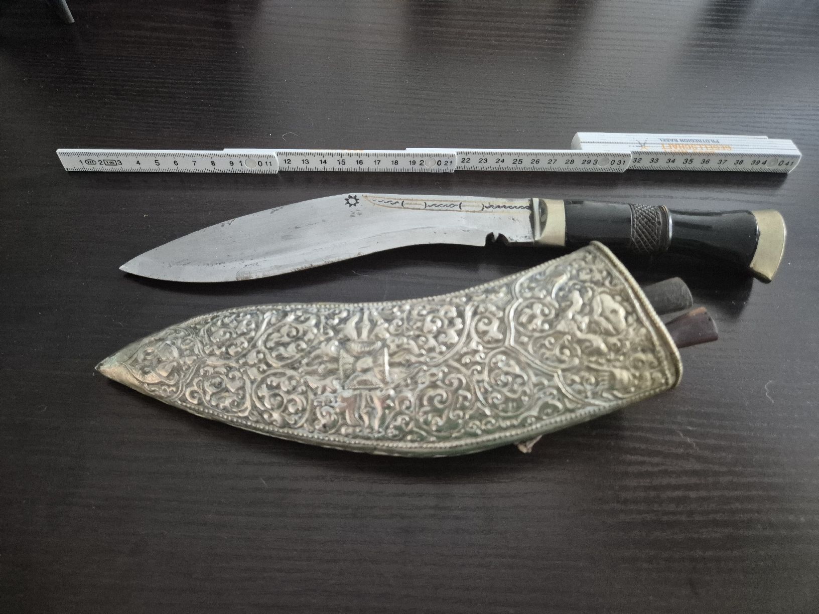 Besteck: Antikes Gurka Messer mit schöner Silberscheide – Gebraucht aus Binningen von rom_9ls7 1