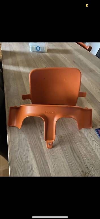 Hochstühle: Stokke Tripp Trapp baby set orange – Gebraucht aus Brüttisellen von sed_p2ds 1