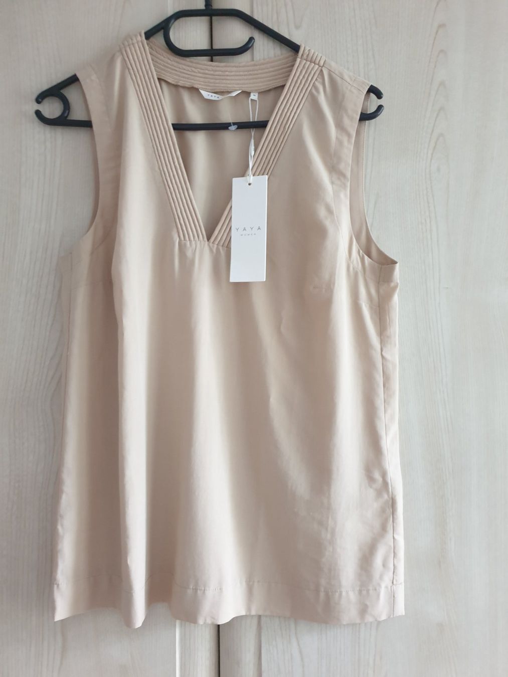Camicette: SEIDENTOP/SEIDENBLUSE creme, Gr. 36/38 ladenneu – Nuovo e nell'imballaggio originale da Tägerwilen venduto da Slodei