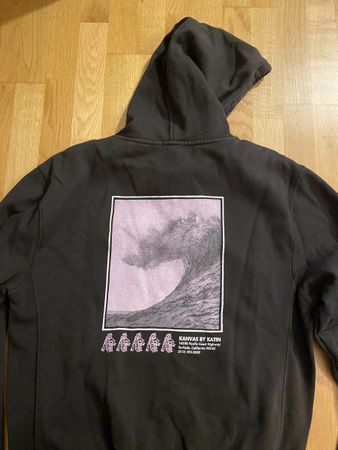 Katin Hoodie mit Backprint, Gr. S/M