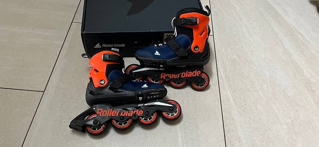 Patins à roul. & inline: Rollerblade Microblade Grösse 36.5 bis 40.5 – D'occasion à Kastanienbaum par pet_57dn 1