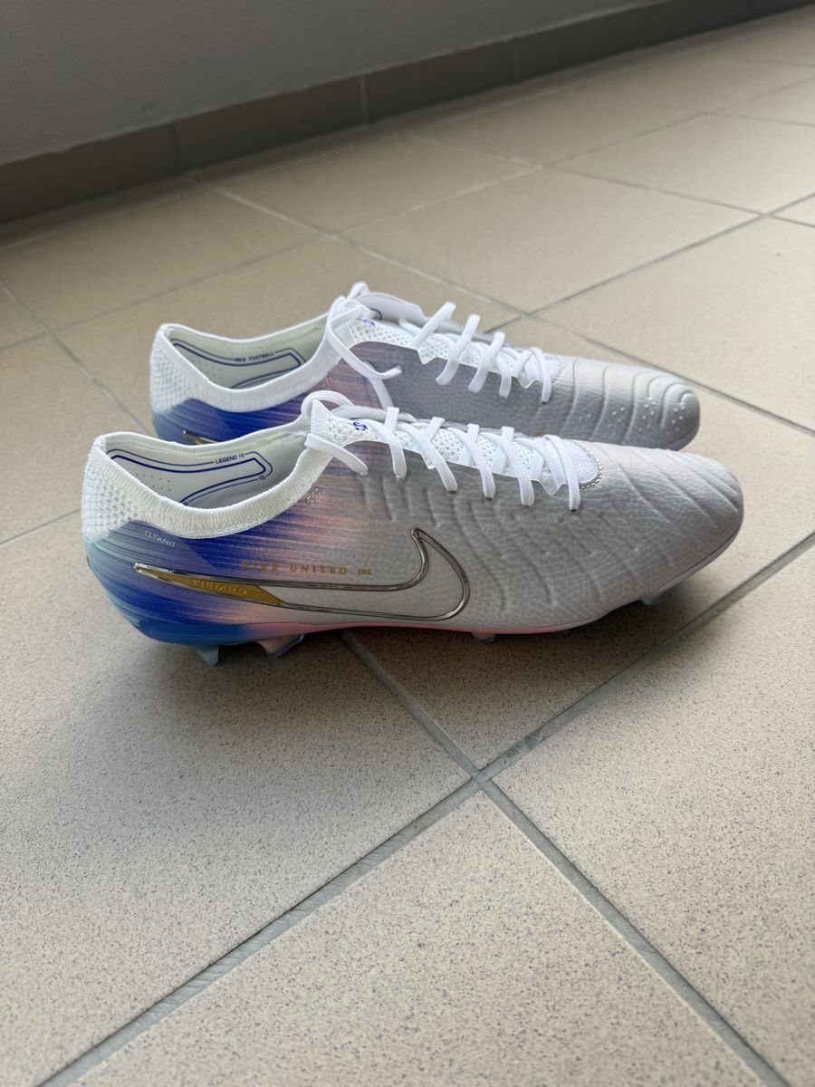 Nike Scarpe da uomo: Nike Fussballschuhe – Nuovo (secondo la descrizione) da Wädenswil venduto da RDSR27 1