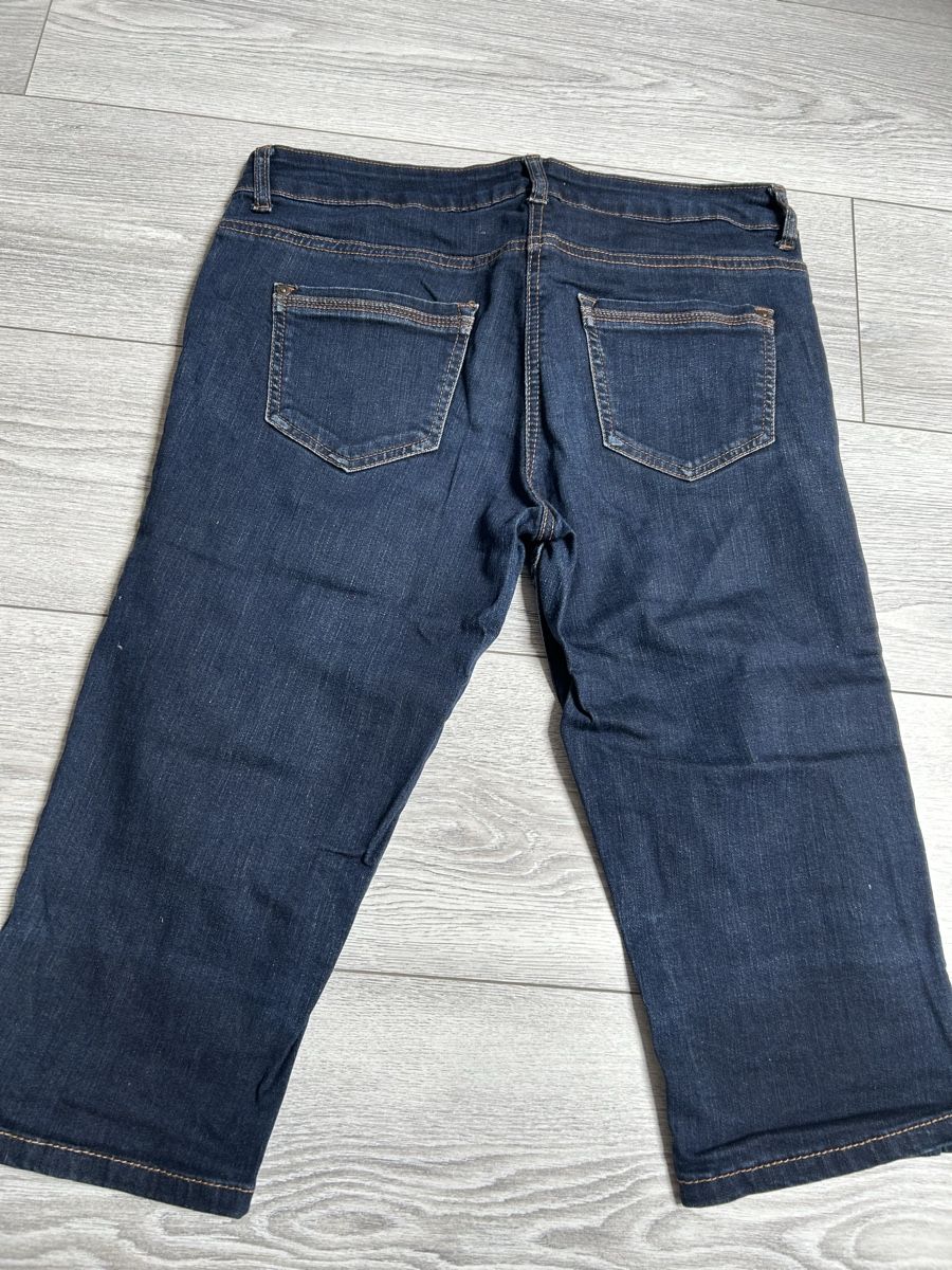 Jeans: Pantalon Capris en Jean Camaïeu - Taille 36 – Usato da Genève venduto da and_k79x 1