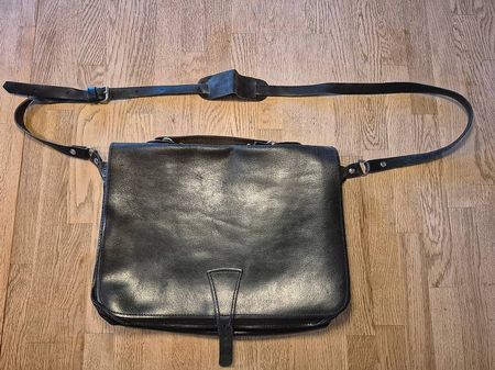 Ledertasche, schlank, A4, schwarz, 2 Fächer, Uni