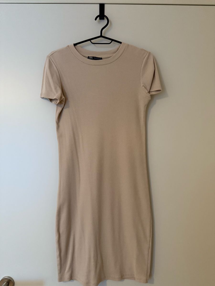 Zara Vestiti: Zara Basic Beige T-Shirt Dress – Nuovo (secondo la descrizione) da Zürich venduto da kru_8dtk
