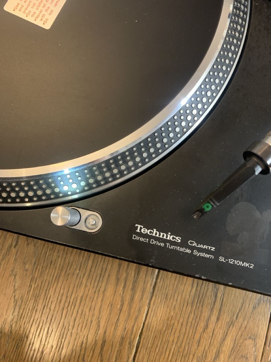Technics Tourne-disques: Plattenspieler Technics SL-1210MK2 – D'occasion à Basel par Auktion_1000 1