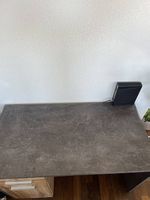 Moderner Schreibtisch
