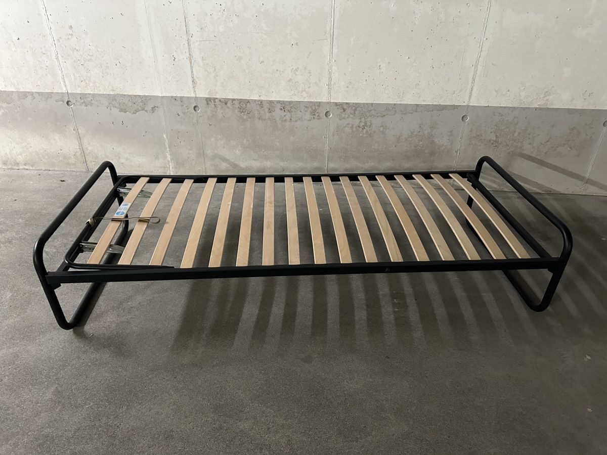 Betten: Designer Bett 90x200 – Gebraucht aus Niederurnen von KEVIN078 2