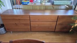 Sideboard moderne entièrement démontable. En l'état