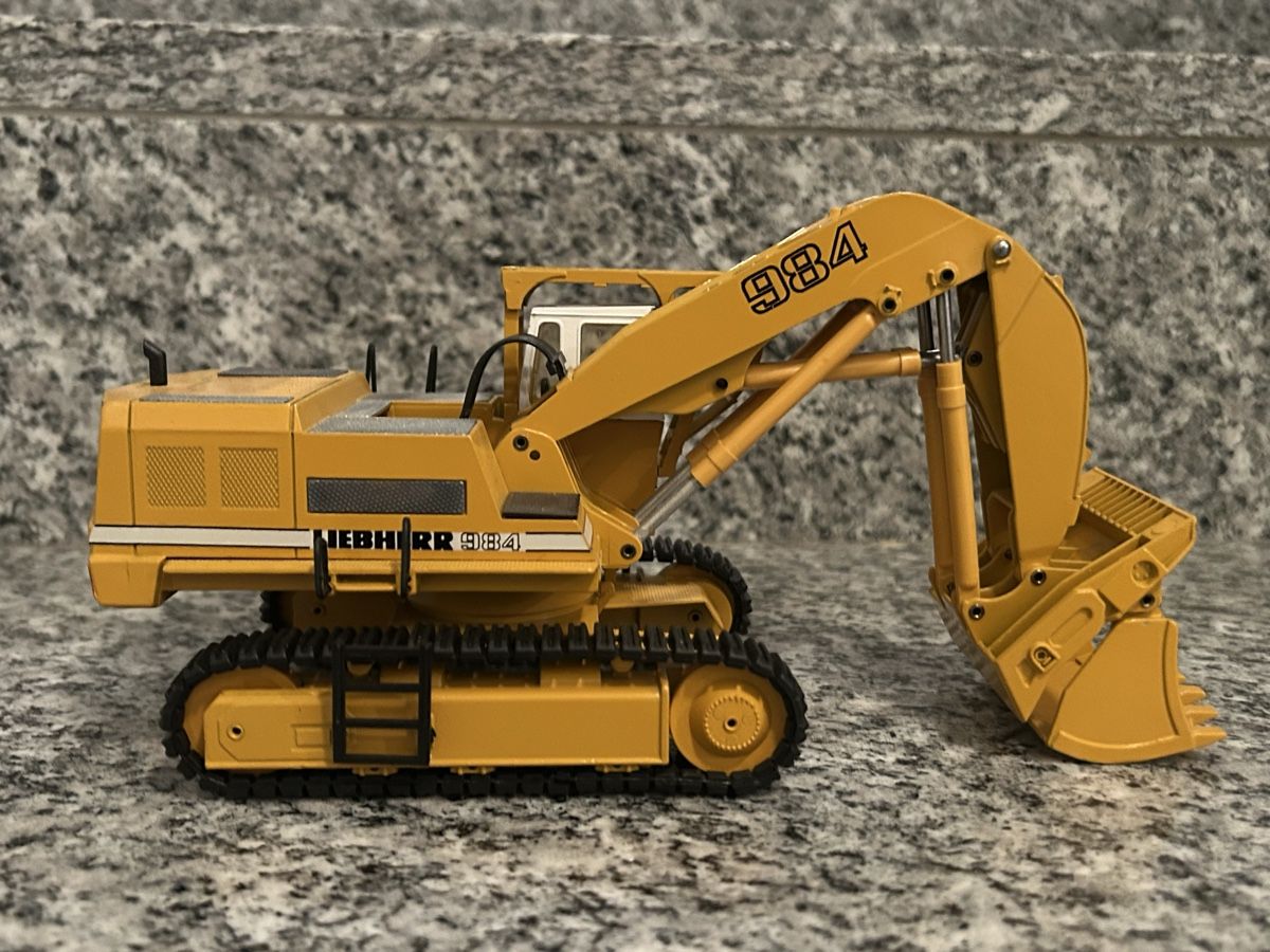 Conrad Modellbausätze & Standmodelle: Liebherr 984, 1:50 , Conrad – Gebraucht aus Horw von Tigercat635 3
