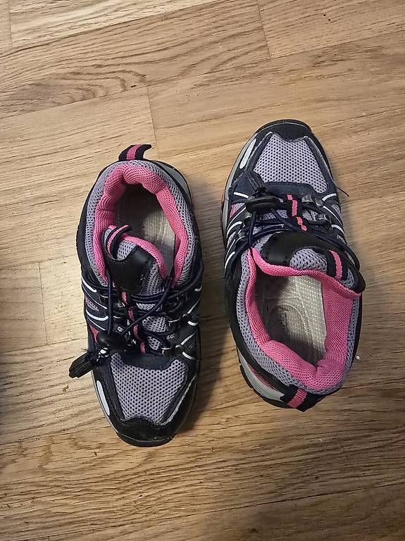 Scarpe per ragazze: Wanderschuhe gr. 31 – Usato da Therwil venduto da JosefinaV 1