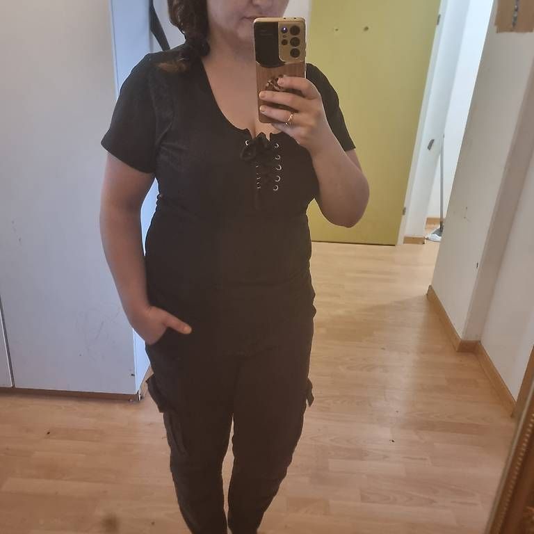 Pantaloni: Schwarze Zara Cargo-Hose Damen  – Usato da Bern venduto da DiLara2000