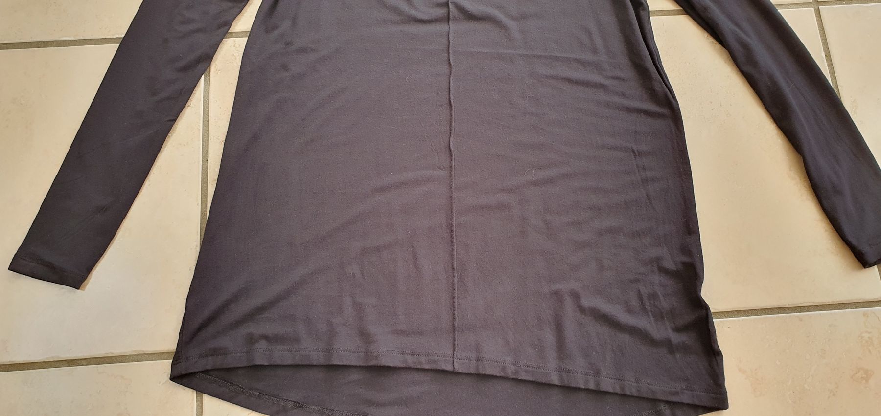 Vestiti: Robe S noire – Usato da Moutier venduto da mar_7nrw 2