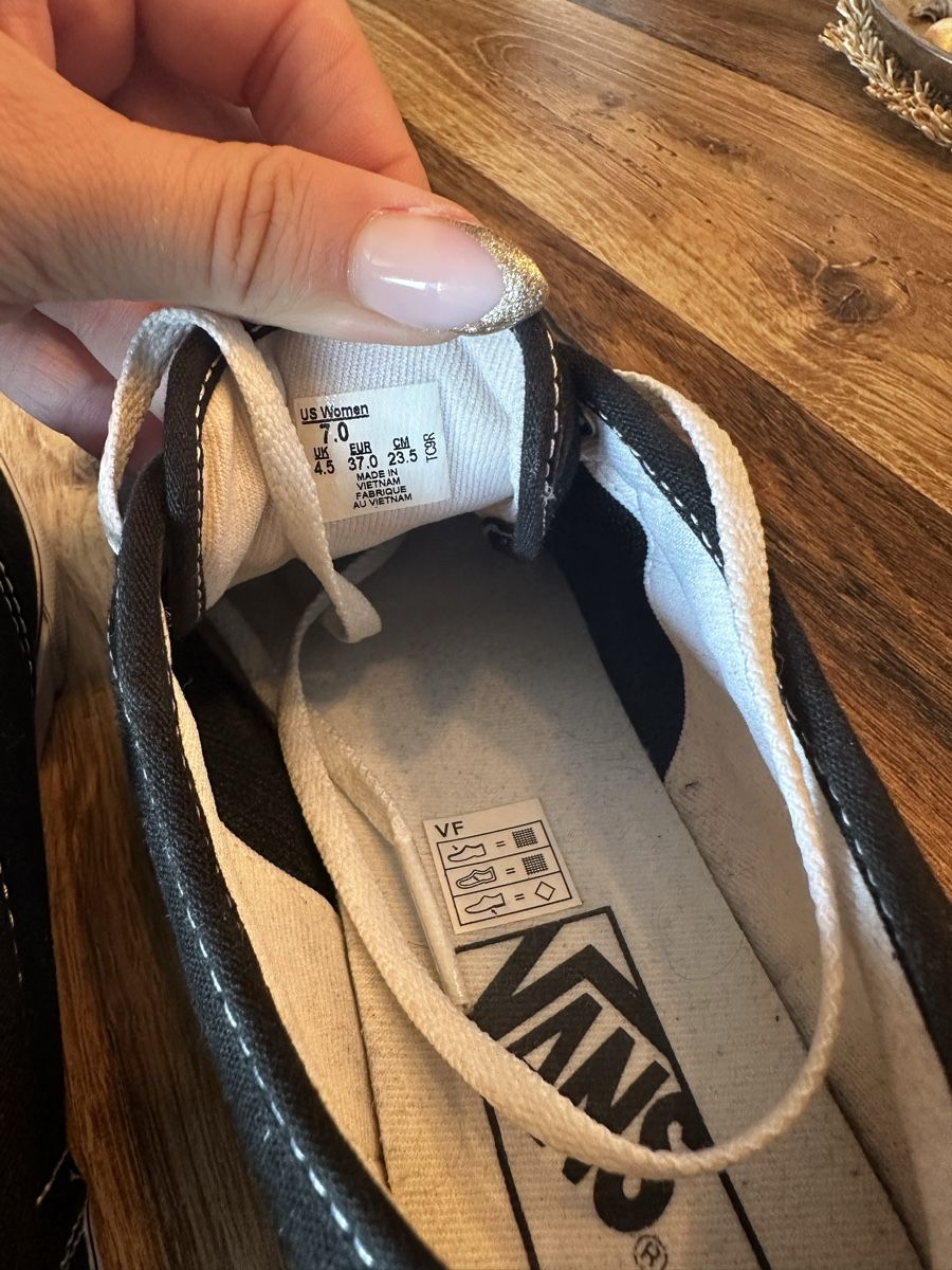 Vans Damenschuhe: Vans Turnschuhe schwarz Grösse 37 – Gebraucht aus Siebnen von luana_cataleya 6