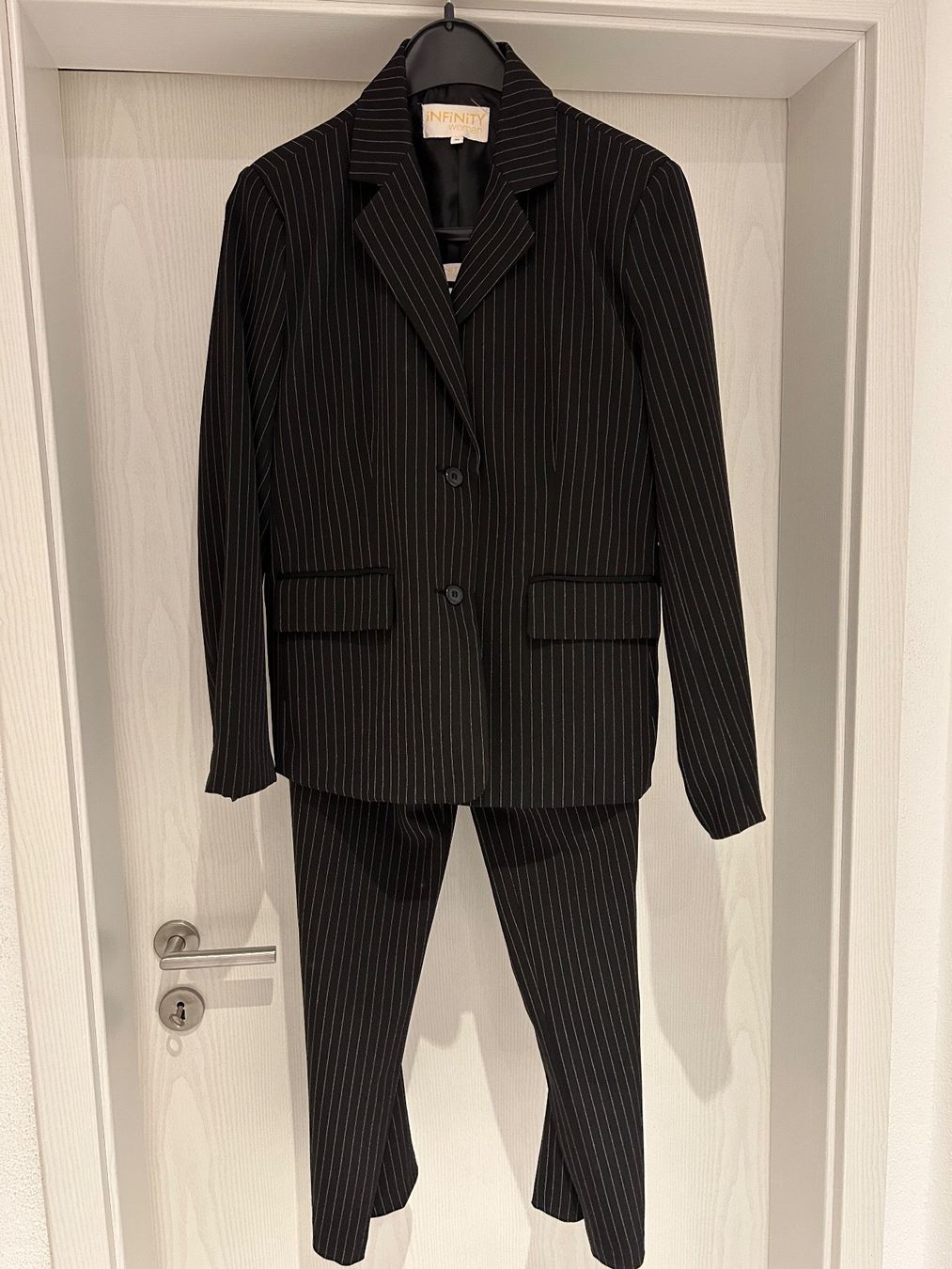 Completi & Tailleur: Anzug  Infinity Woman 42 – Nuovo (secondo la descrizione) da Trimbach venduto da gregy69s 3